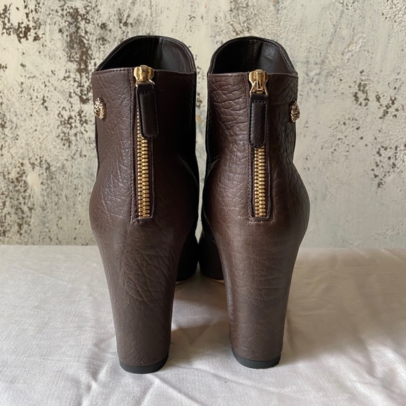 Authentic Chanel Brown Leather Boots size 36,5 - Picture 3 of 12